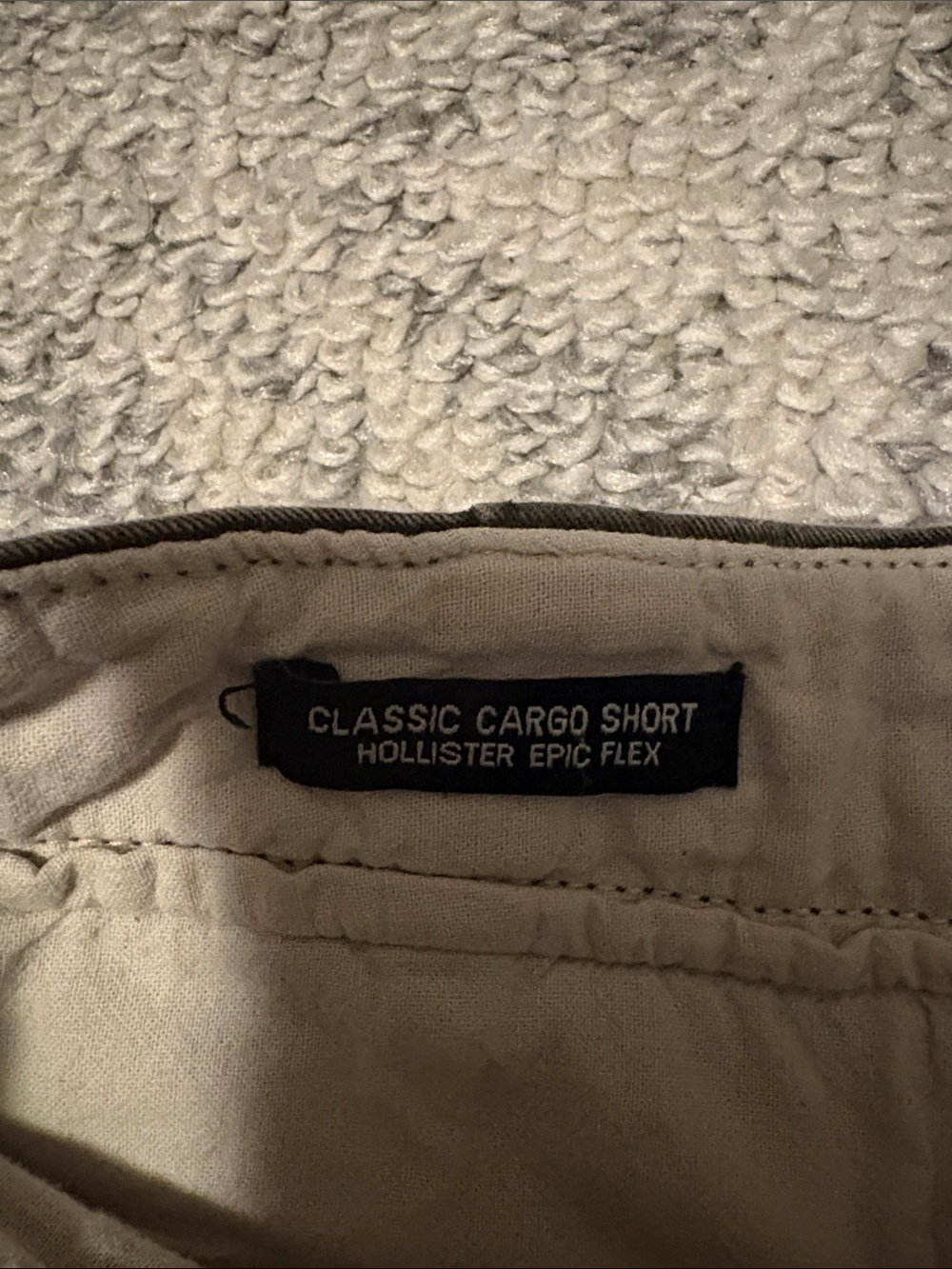 Hollister Camo Cargo Shorts - Picture 2 of 4